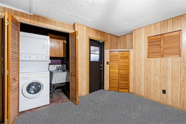 Building Photo - 10187 122nd Ave N