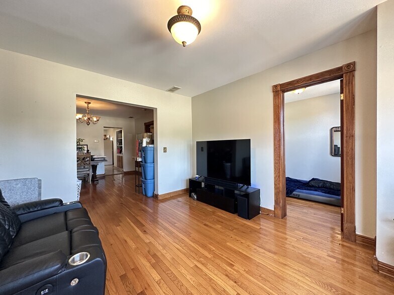 Building Photo - 3532 N Elston Ave