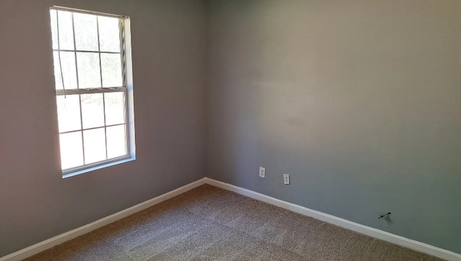 Building Photo - 128 Live Oak Dr