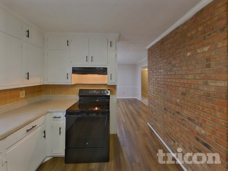 Building Photo - 507 Ironwood Ct SE