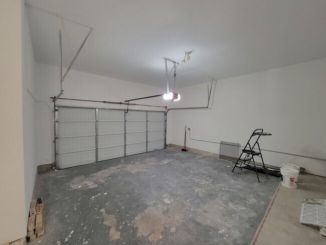 Building Photo - 405 Darkwoods Dr
