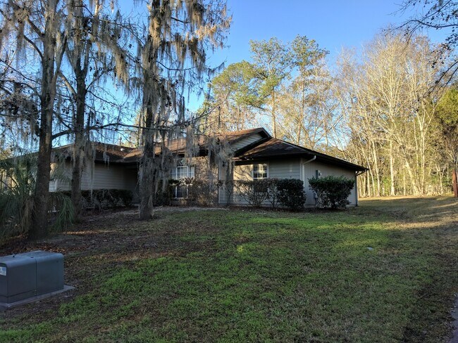 Building Photo - 3-2 in Hamilton Pond