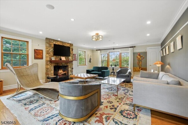 Building Photo - 236 Long Hill Dr