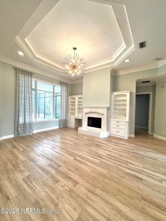 Building Photo - 642 Port Charlotte Dr
