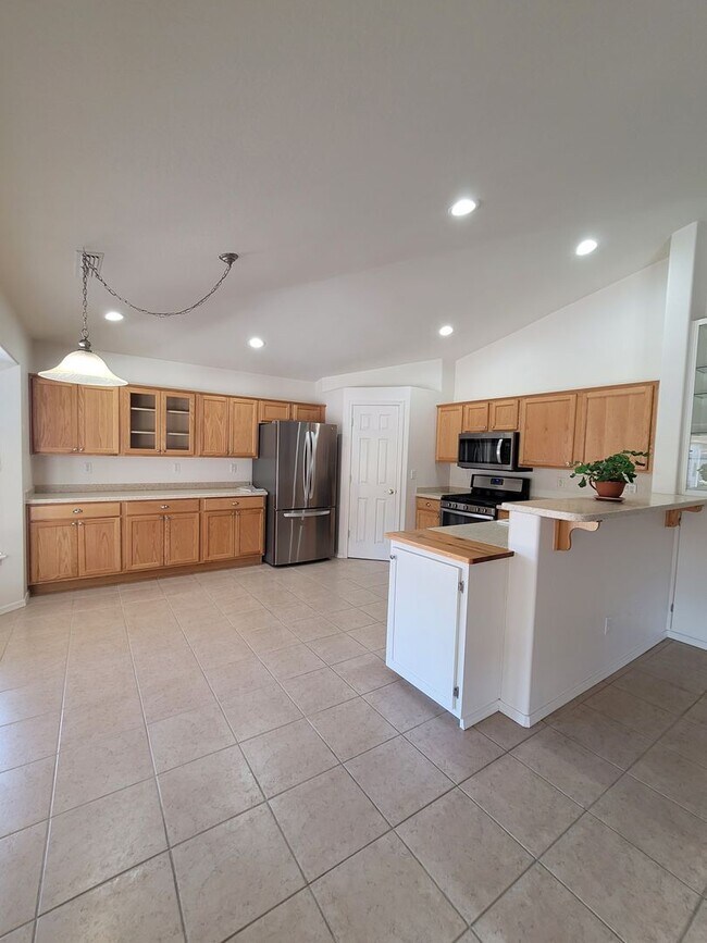 Building Photo - 3 Bedroom + 3 CG in Superstition Hills neighborhood
