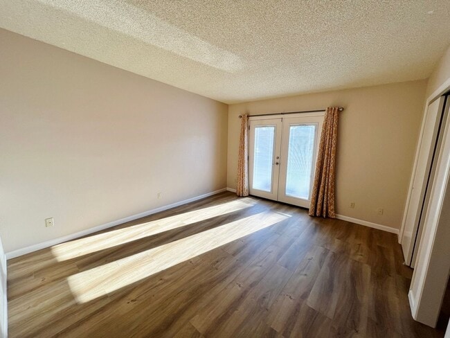 Building Photo - CONDO - VILLAGE OF OAK CREEK