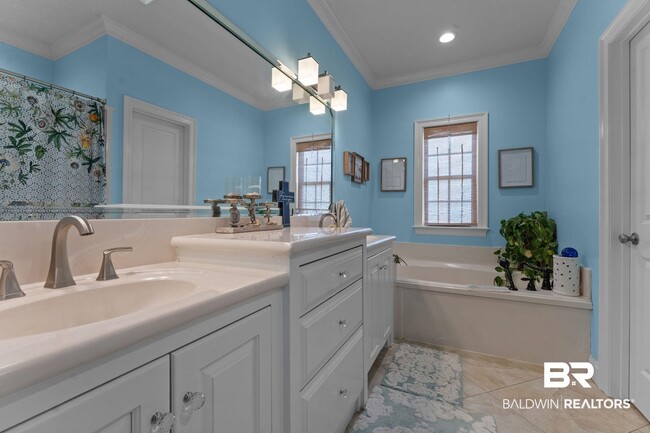 Building Photo - 25911 Tealwood Dr