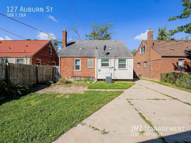 Building Photo - 127 Auburn St