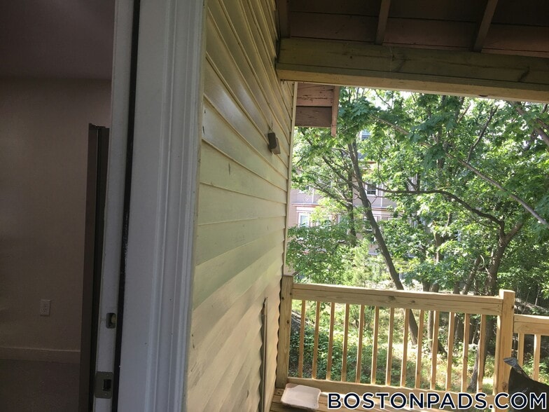 Building Photo - 12 Logan St