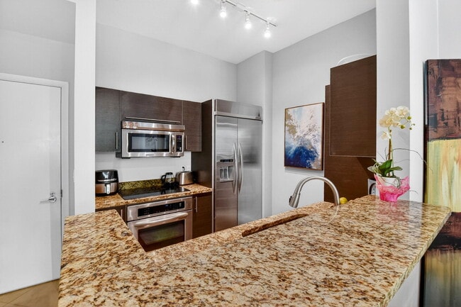 Building Photo - 550 Okeechobee Blvd