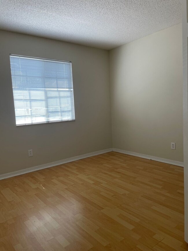 Building Photo - 4102 Waterside Island Ct