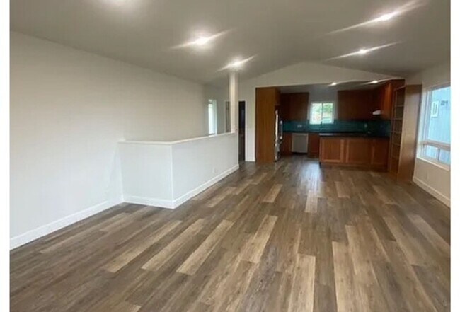 Building Photo - Beautiful Remodeled Home in Cayucos