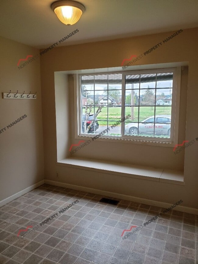 Building Photo - STATUS: AVAILABLE | R122 | $1895