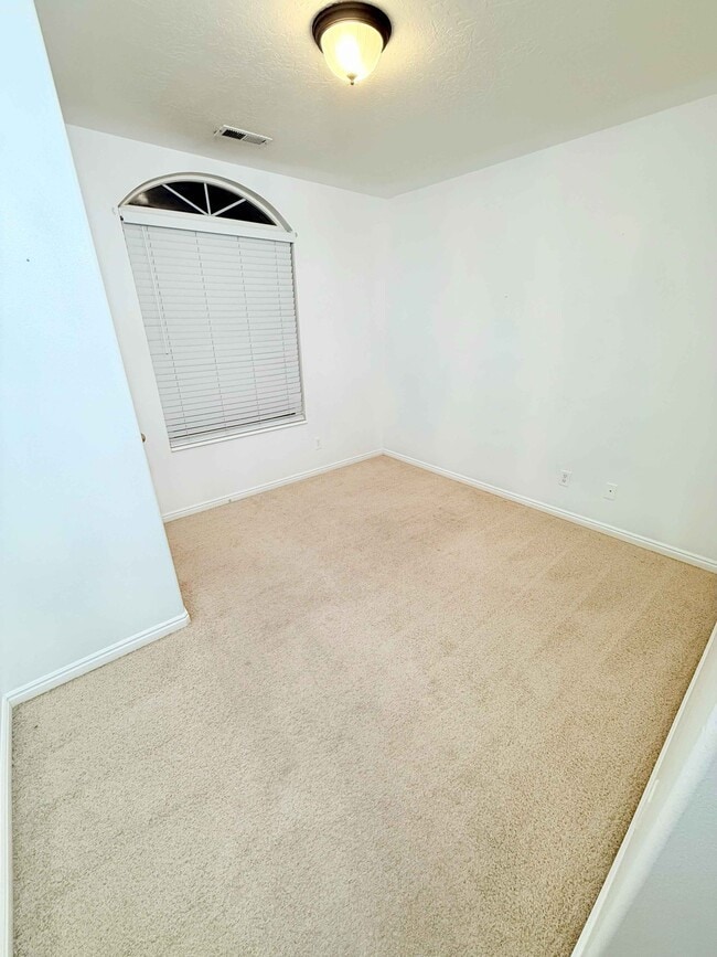 Building Photo - 359 W 1120 N