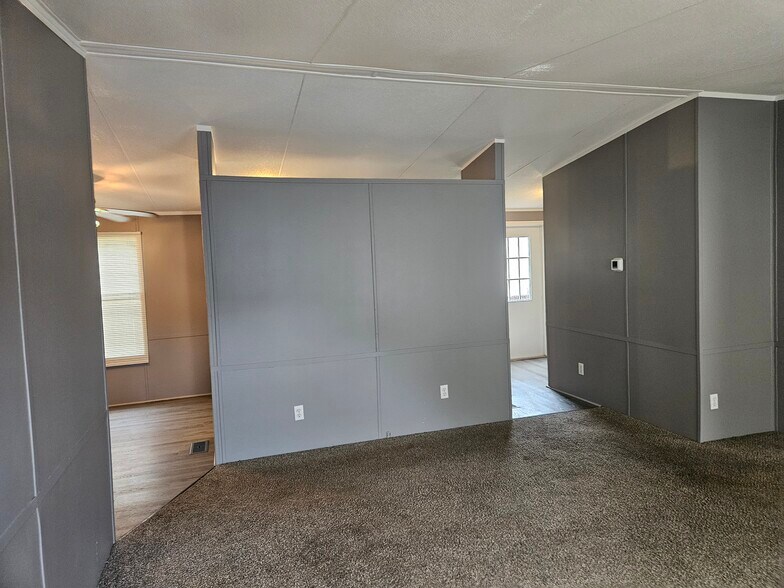 Building Photo - 166 Lynnwood Cir