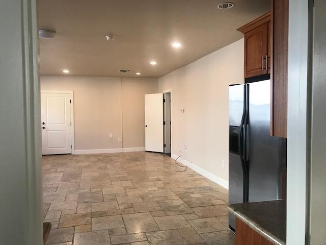 Building Photo - 730 E 3rd St