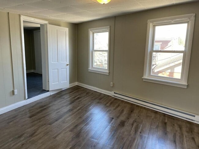 Building Photo - 365-365 N Hanover St