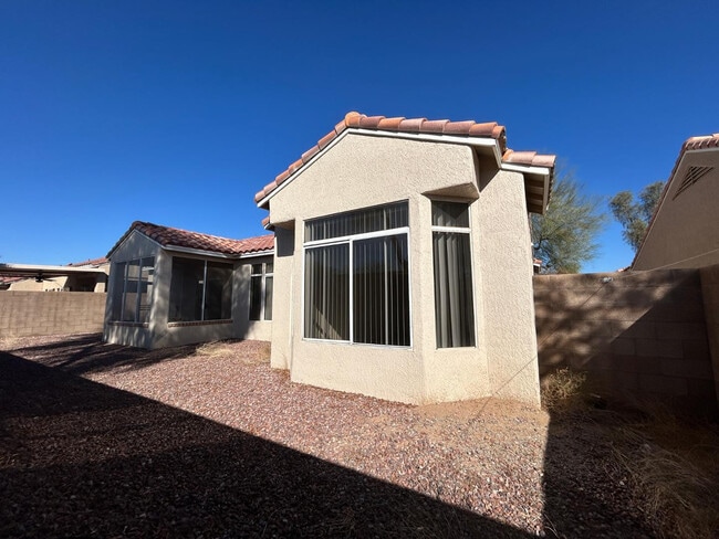 Building Photo - 14759 W Gunsight Dr