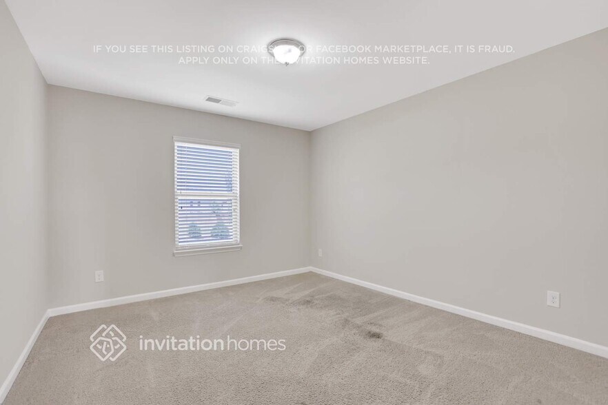 Building Photo - 605 Emporia Loop