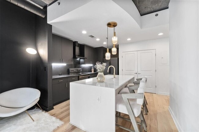 Building Photo - 250 Pharr Rd NE