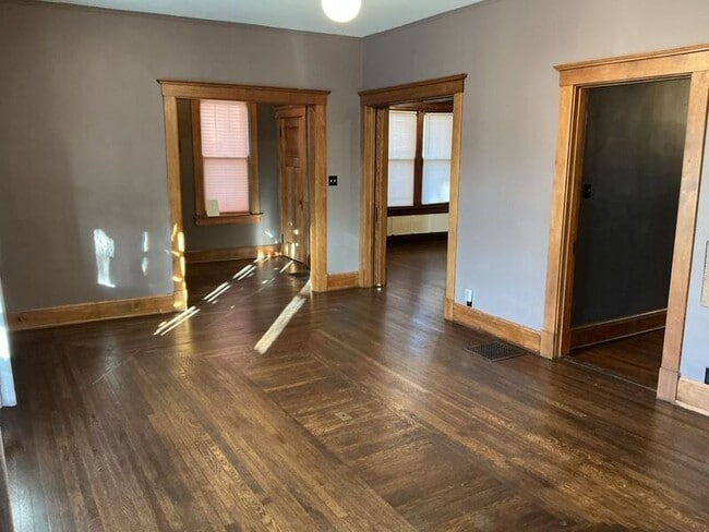 Building Photo - 1914 Hopkins Ave