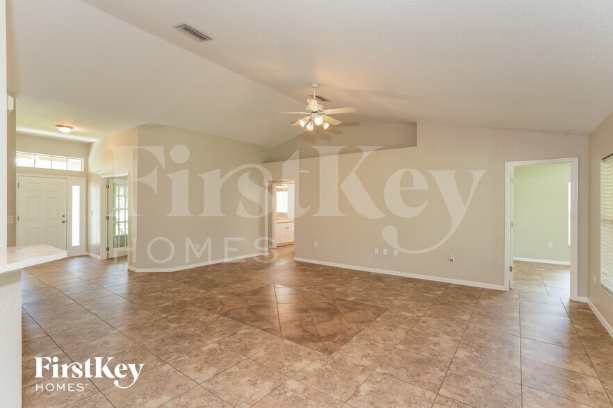 Building Photo - 3102 Lucaya Ave