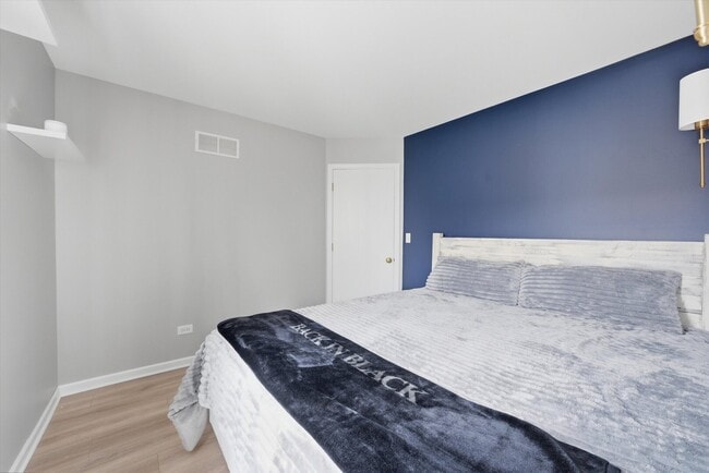 Building Photo - 2211 Carpenter Ave