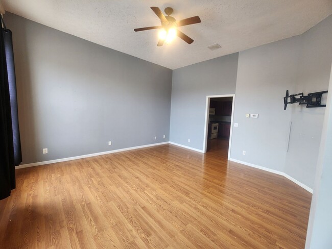 Building Photo - COTT 111