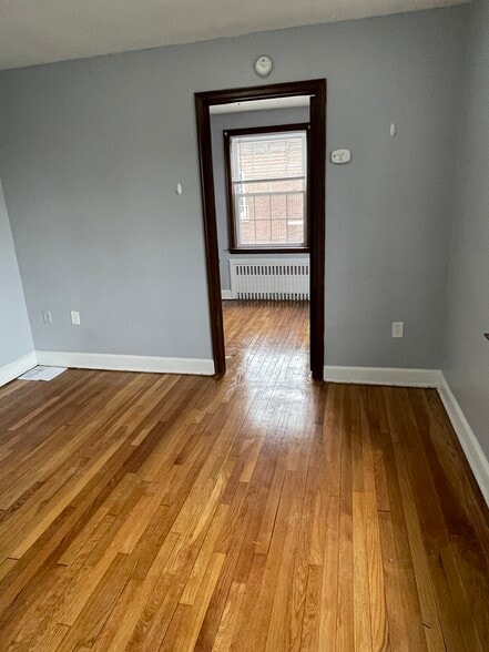 Building Photo - 19 Chapman St