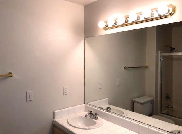 Building Photo - 524 W Russell Ave