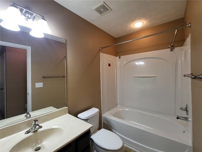 Building Photo - 402 Chatooga Ln