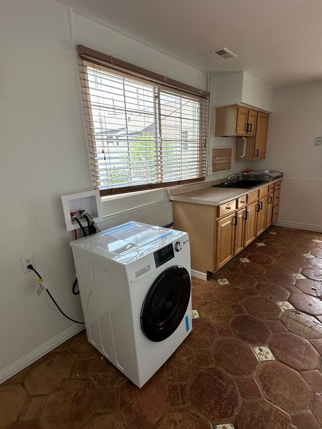 Building Photo - Great 1 Bd 1 Ba Remodeled Home