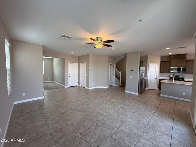 Building Photo - 1255 N Arizona Ave