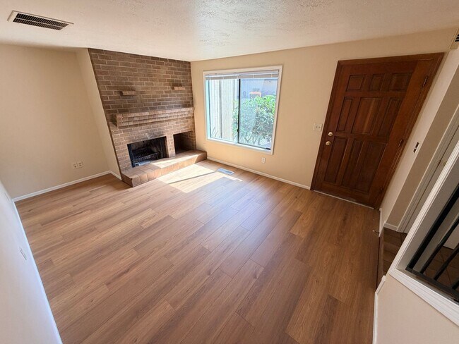 Building Photo - Remodeled Condo at Battlecreek Meadows
