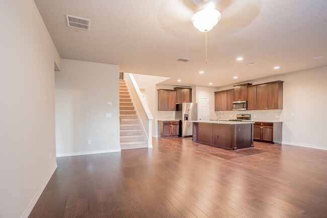 Building Photo - 1348 Eagle Ray St