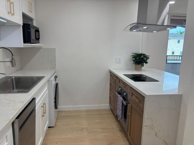 Building Photo - 860 Turquoise St