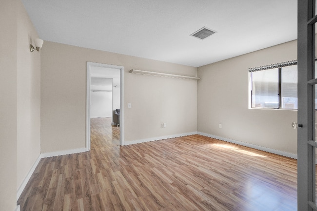 Building Photo - 1092 Calcot Pl