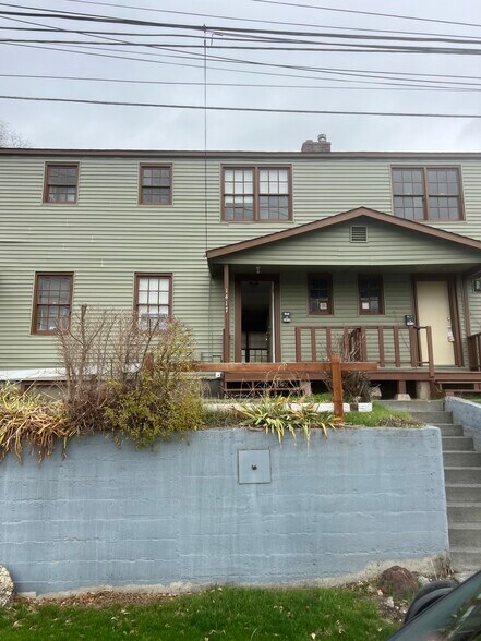 Building Photo - 1417 NW Carden Ave