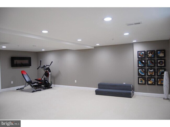 Building Photo - 28 Madison Way