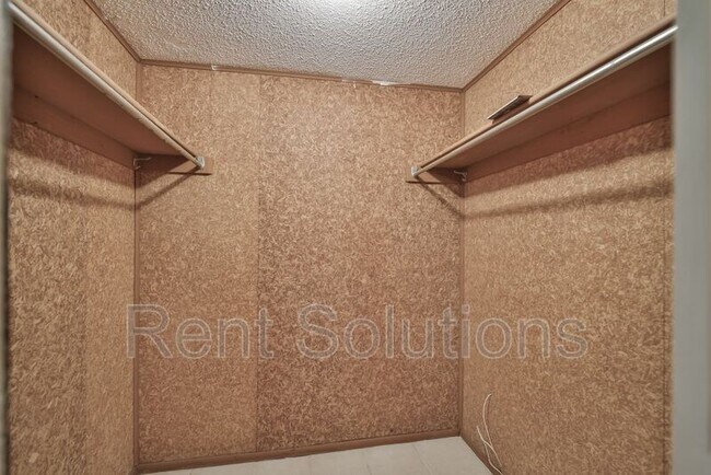 Building Photo - 801 83rd Ave N