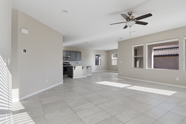 Building Photo - 3158 Molinos Dr