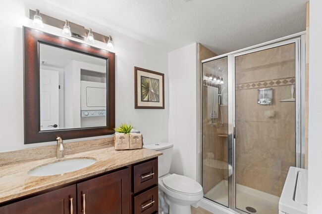 Building Photo - 9267 Vista Del Lago