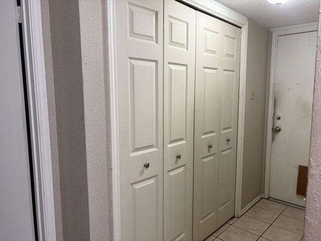 Building Photo - 16307 Leamington Ln