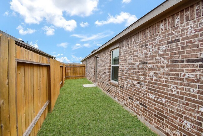 Building Photo - 405 Texas Olive Dr