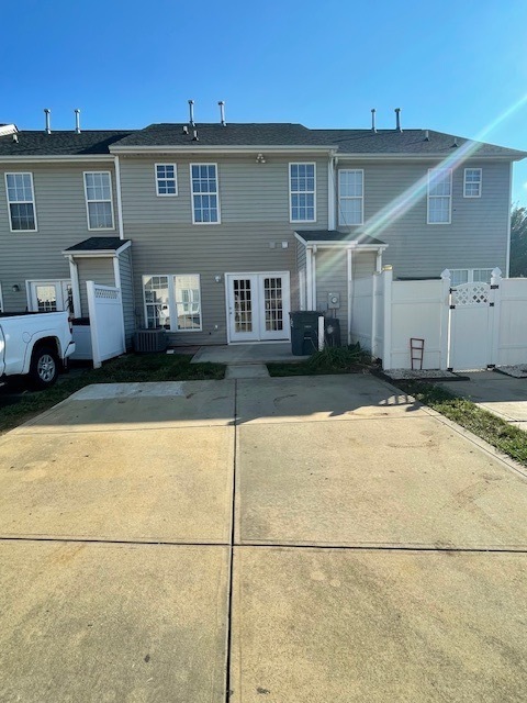 Building Photo - Townhome in Blakeney Greens