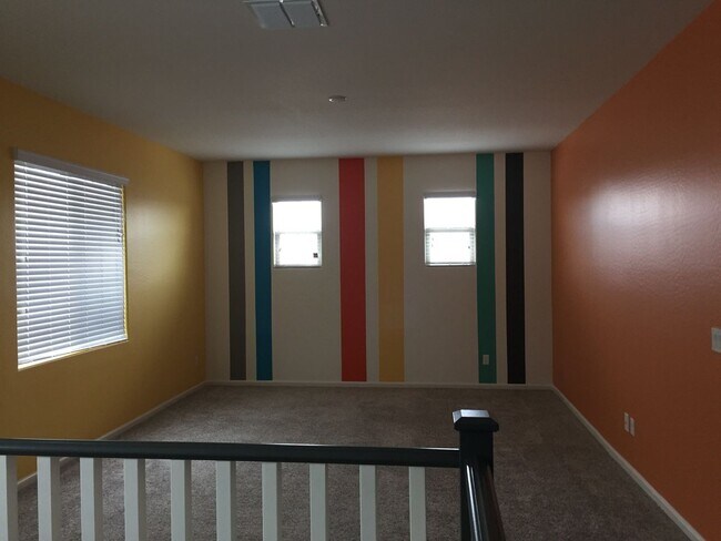 Building Photo - Spacious 5BR House in Phoenix