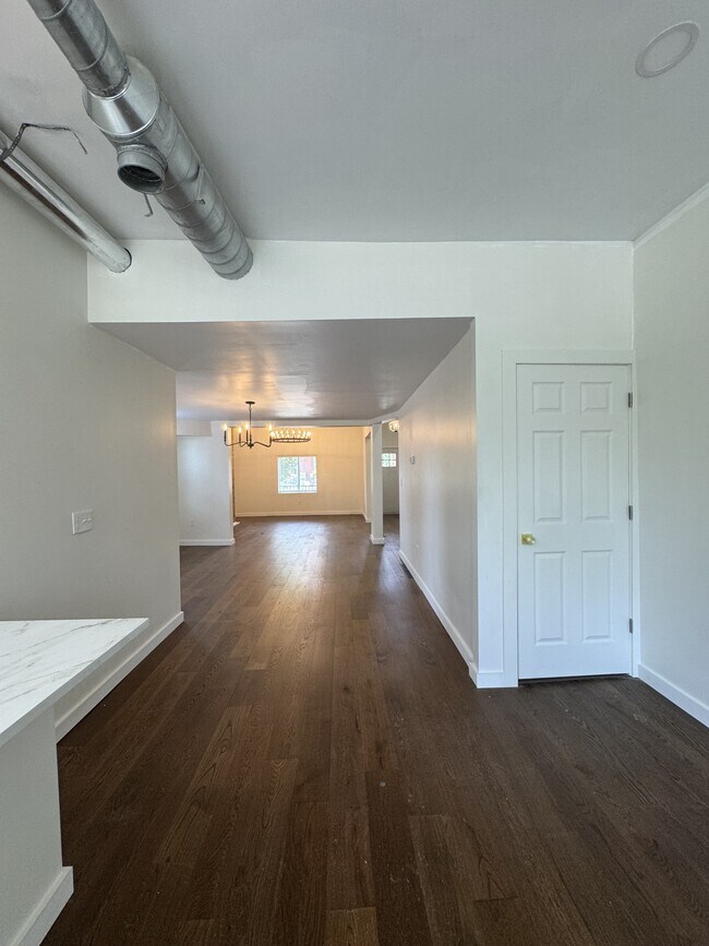 Building Photo - 510 Winfield St