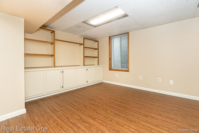 Building Photo - 5075 Buckingham Pl Dr