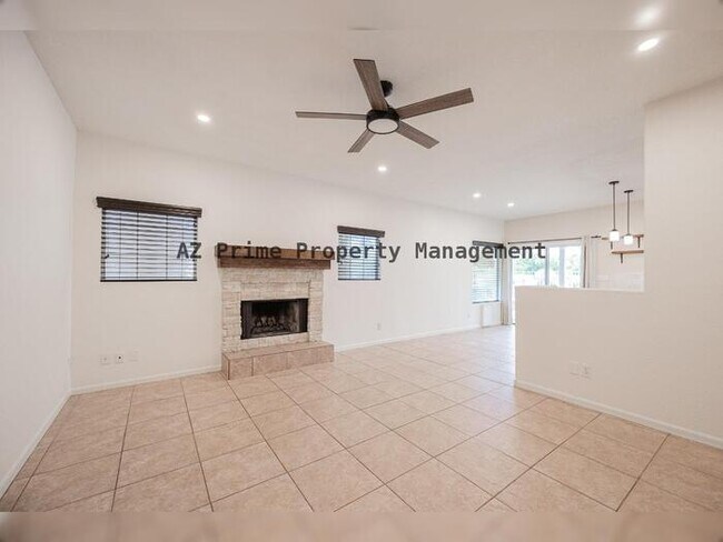 Building Photo - 1343 E Beacon Dr