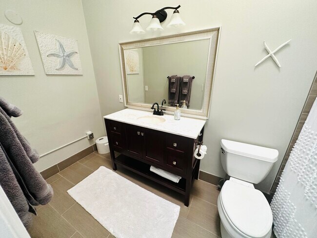 Building Photo - 1317 Periwinkle Pl